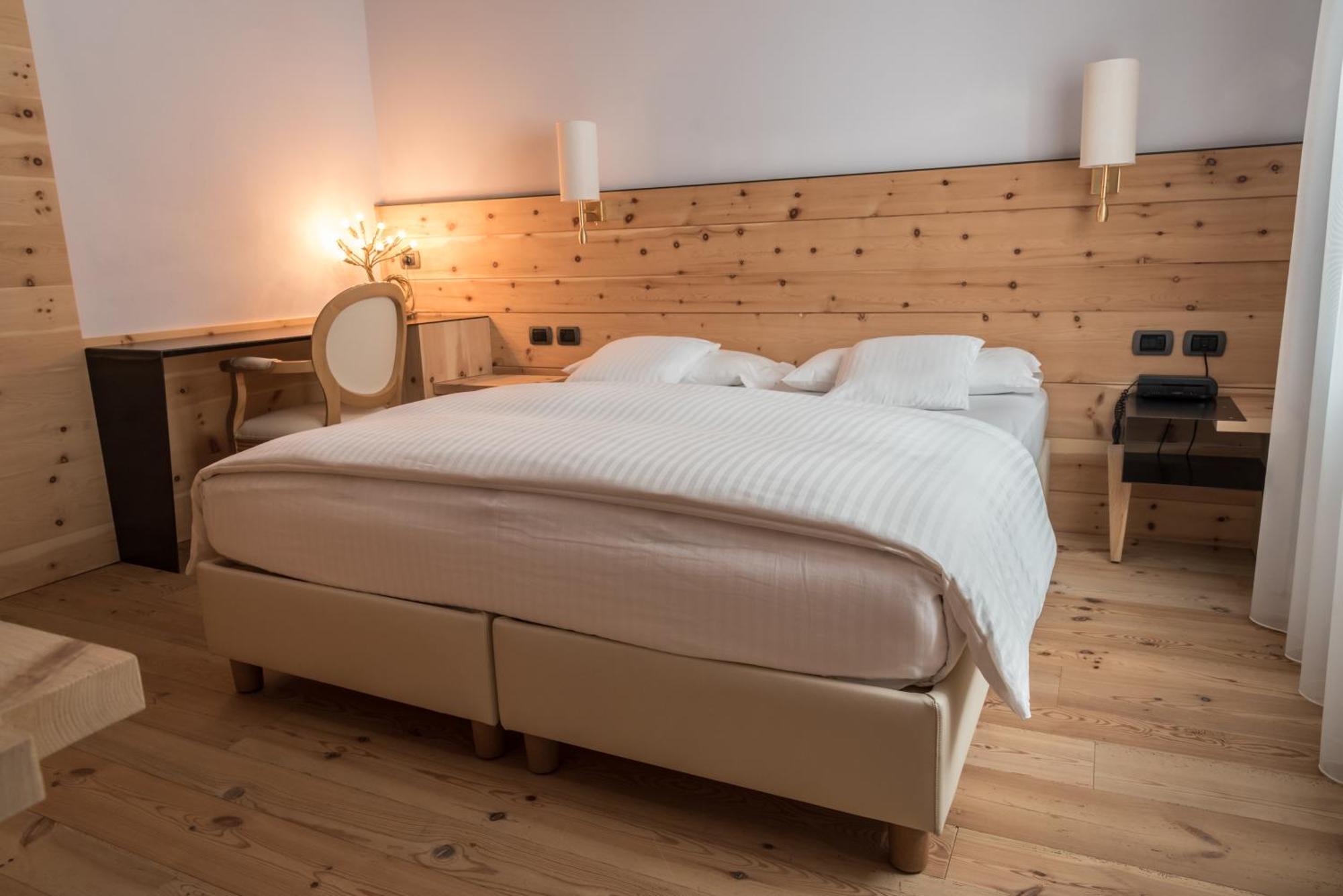 Laura Hotel 4*
