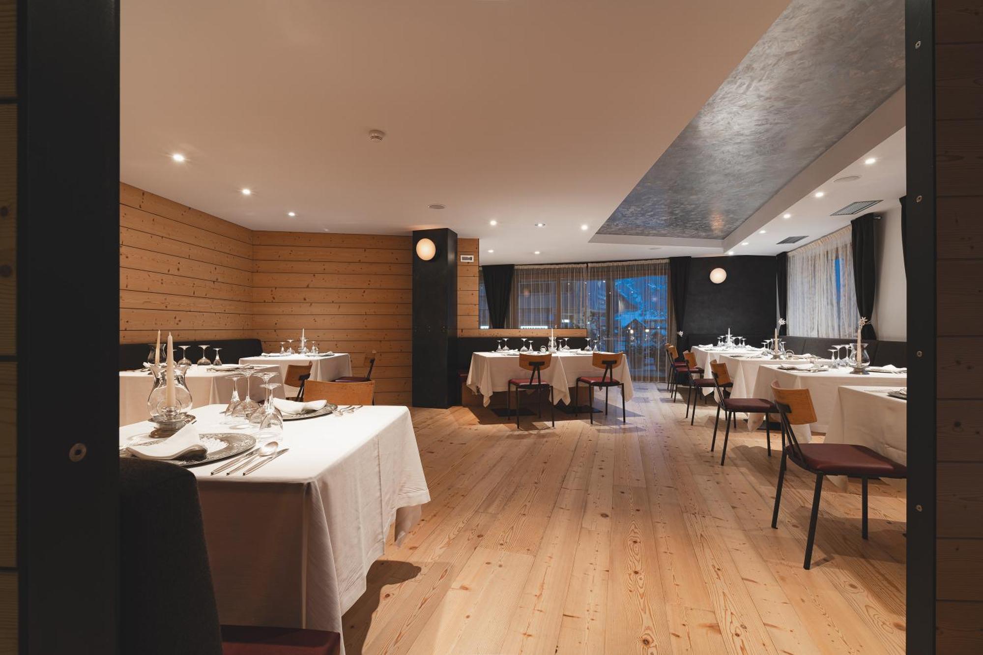 Laura Hotel 4*